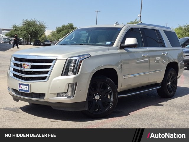 Silver Coast Metallic 2017 Cadillac Escalade SUV / Crossover Rear-Wheel Drive 8-Speed Automatic