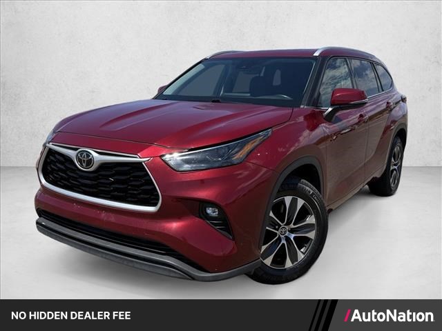 2022 Toyota Highlander XLE FWD   