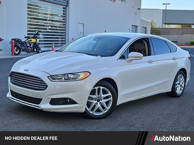 White Platinum Metallic Tri-Coat 2016 Ford Fusion Sedan Front-Wheel Drive 6-Speed Automatic