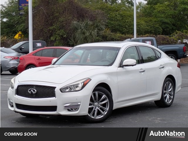 2015 INFINITI Q70 3.7 RWD