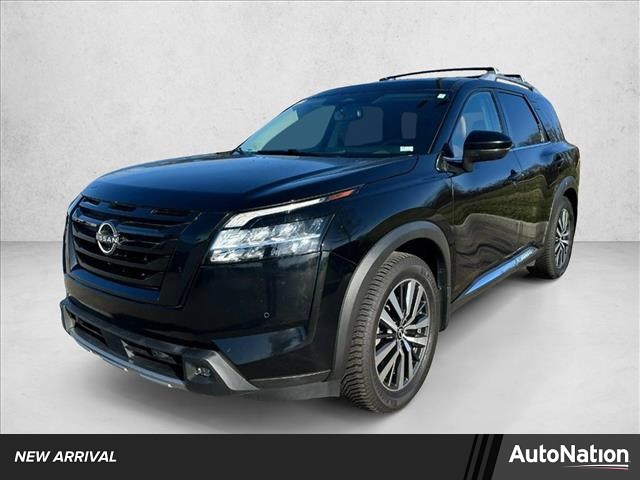 2022 Nissan Pathfinder Platinum FWD