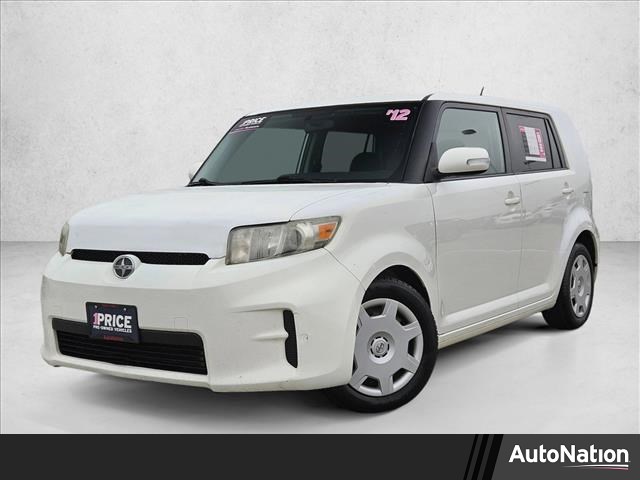 Super White 2012 Scion xB Wagon Automatic