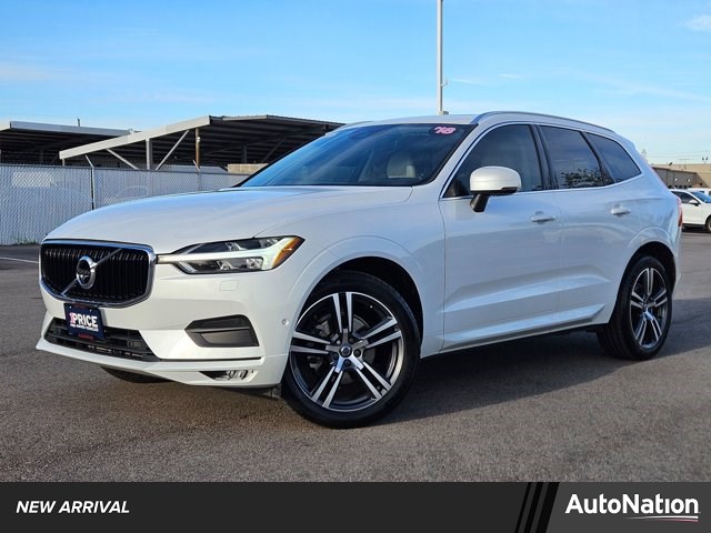 Crystal White Metallic 2018 Volvo XC60 T5 Momentum AWD SUV / Crossover All-Wheel Drive Automatic