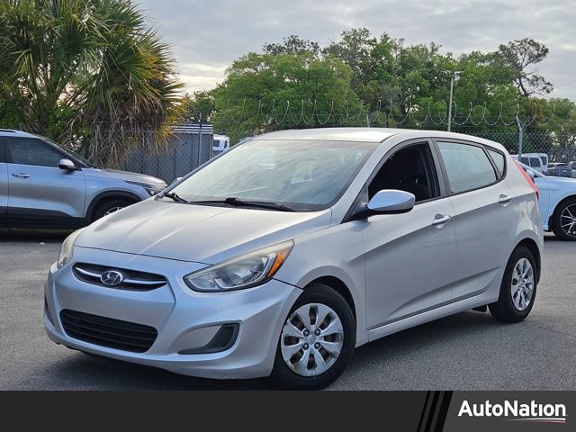 2015 Hyundai Accent GS 4-Door Hatchback FWD