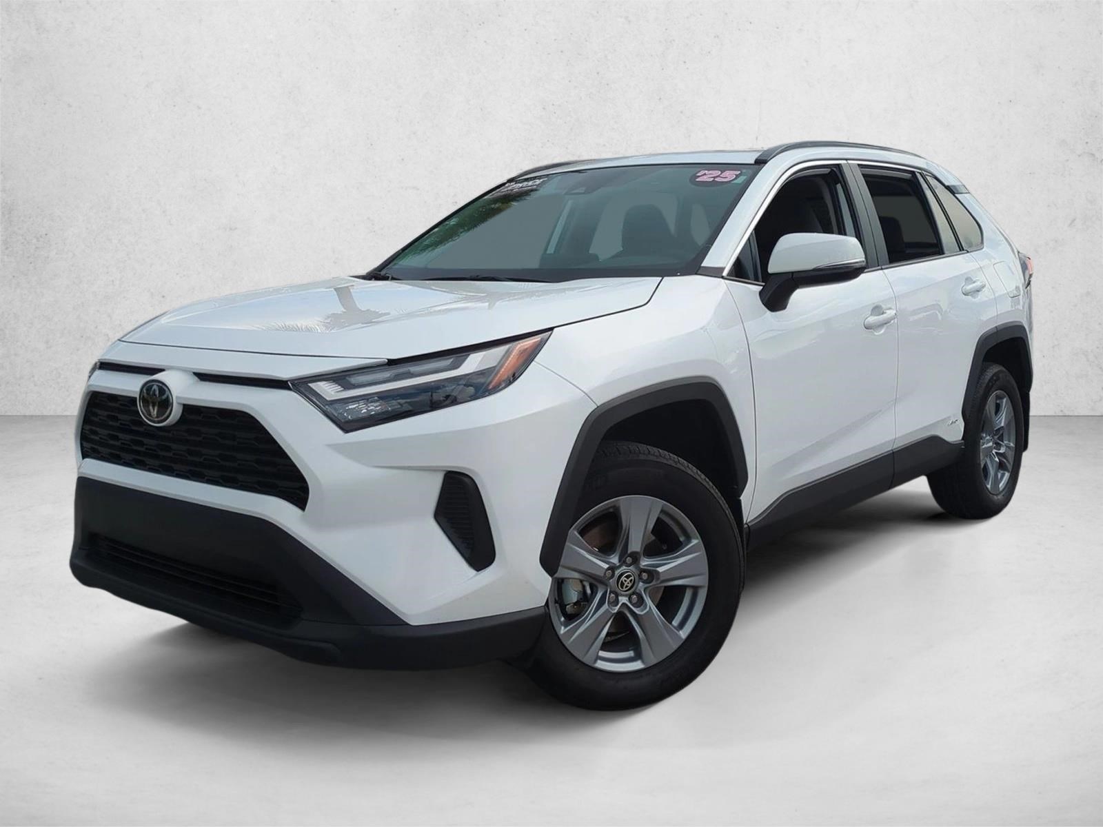 2025 Toyota RAV4 Hybrid XLE