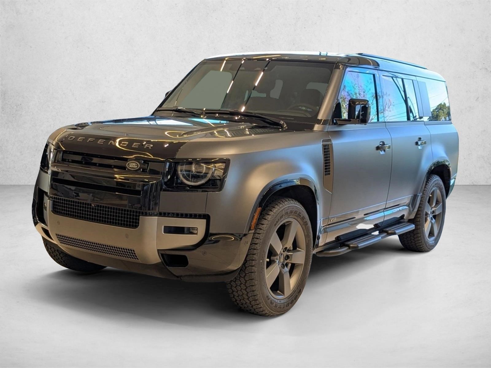 2026 Land Rover Defender 130 V8 P500's photo