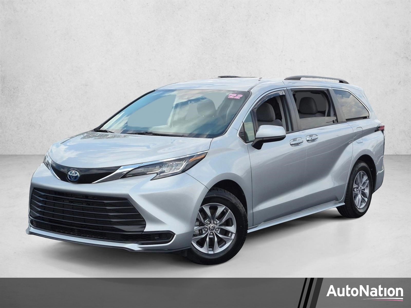 2022 Toyota Sienna LE