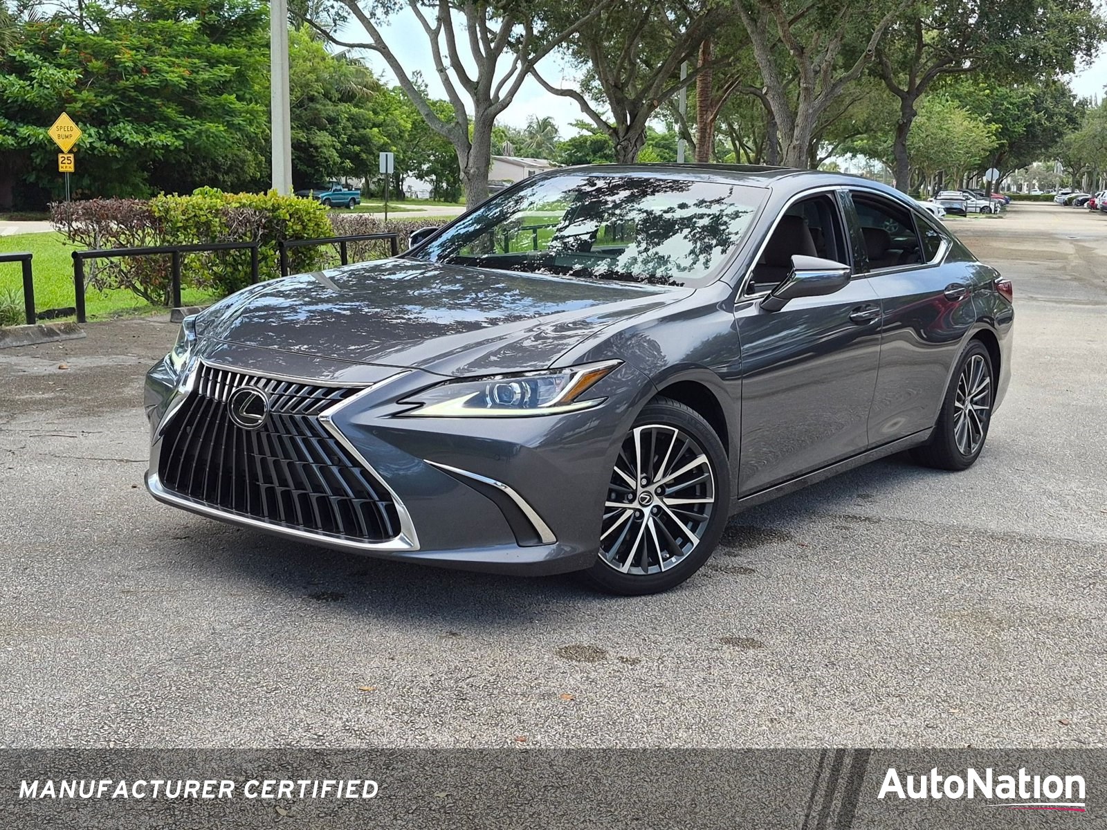 2025 Lexus ES