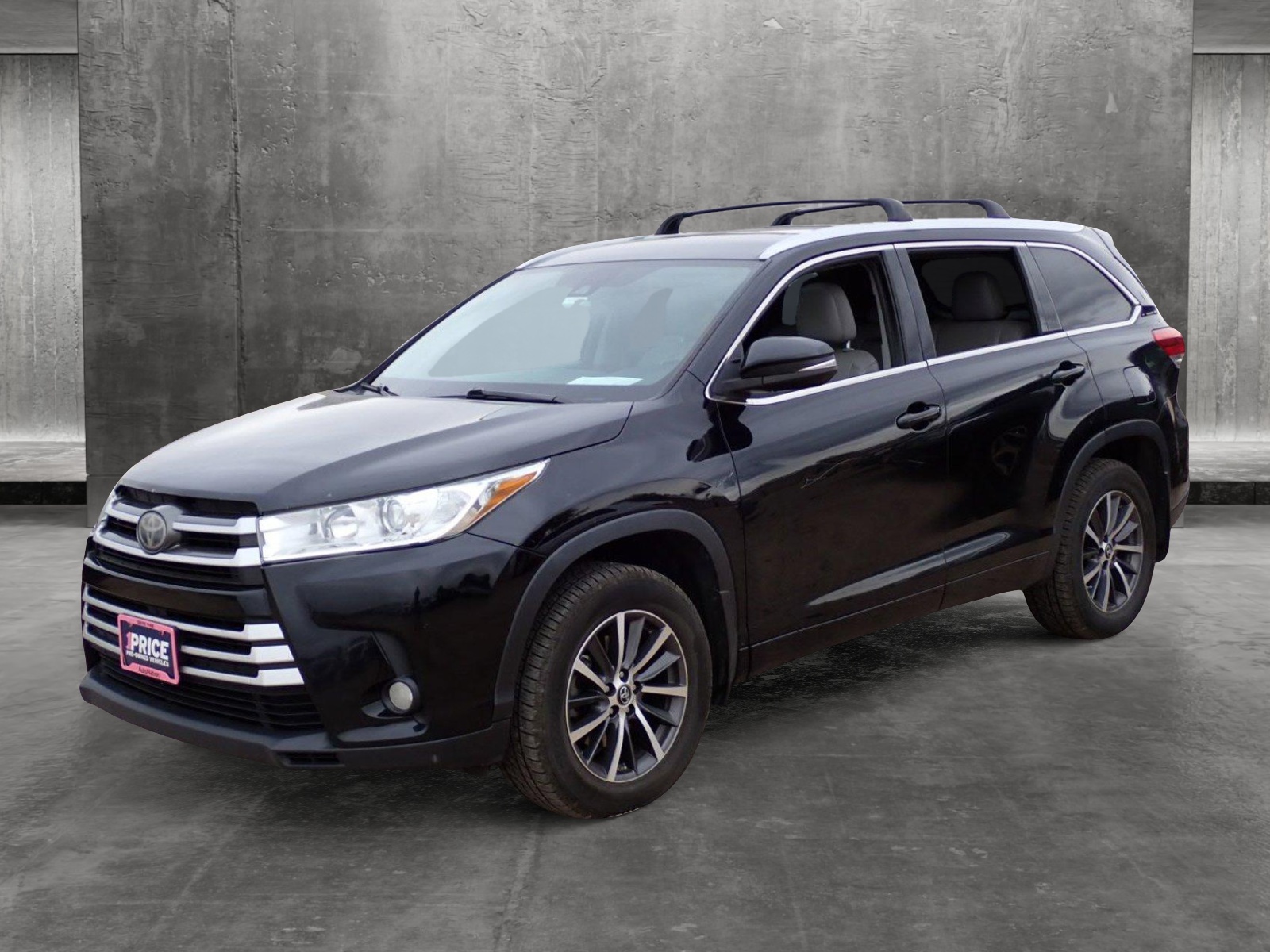 2017 Toyota Highlander XLE -
                Centennial, CO