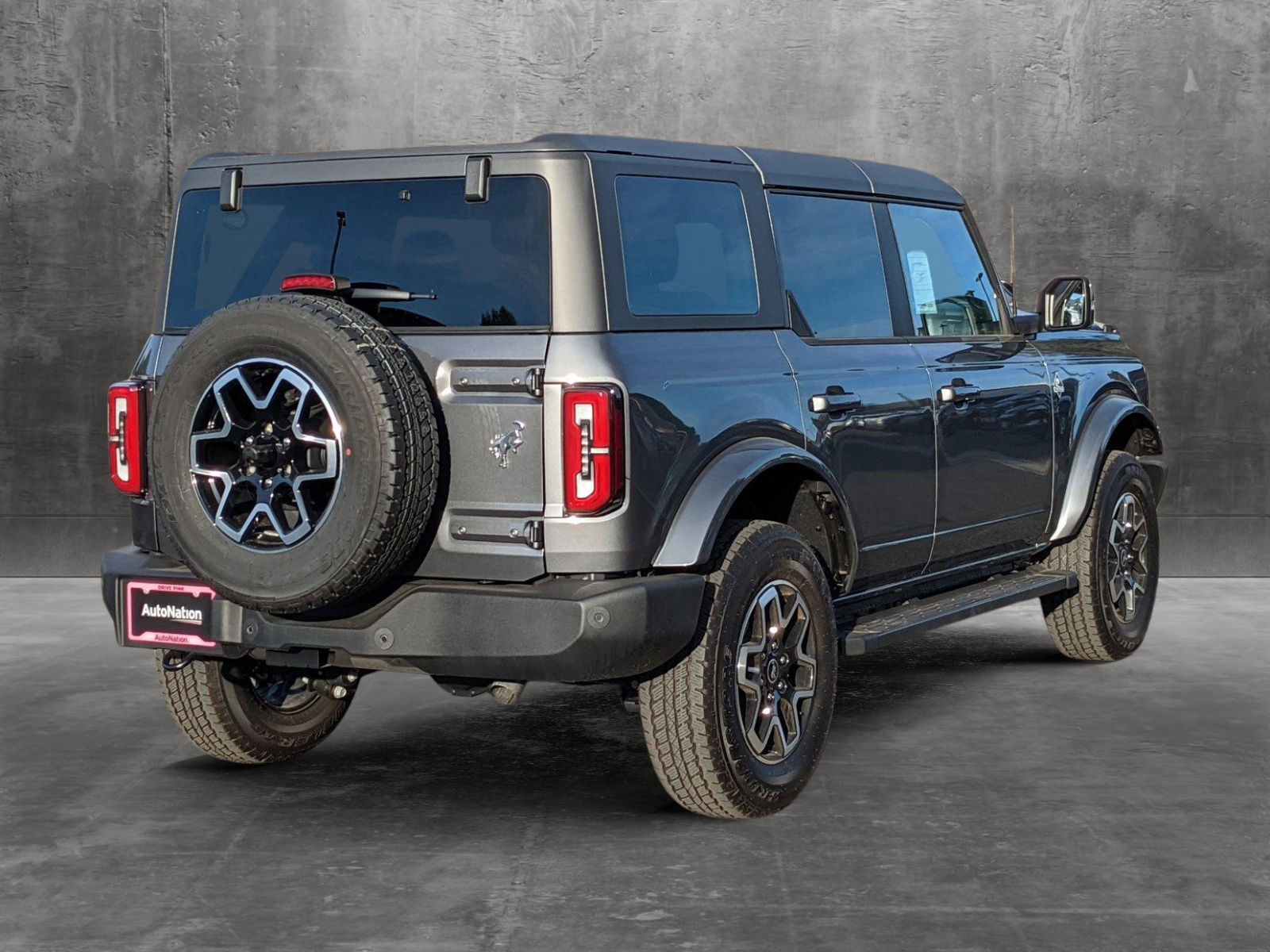 2024 Ford Bronco Outer Banks -
                Valencia, CA