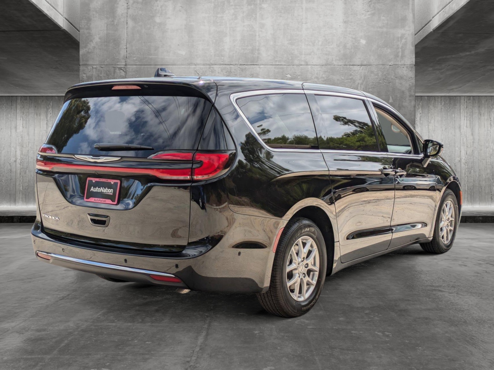 2024 Chrysler Pacifica Touring L -
                Carlsbad, CA