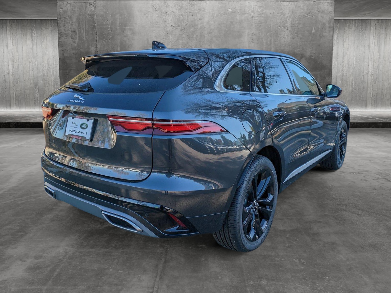 2024 Jaguar F-Pace R-Dynamic S -
                Woodland Hills, CA