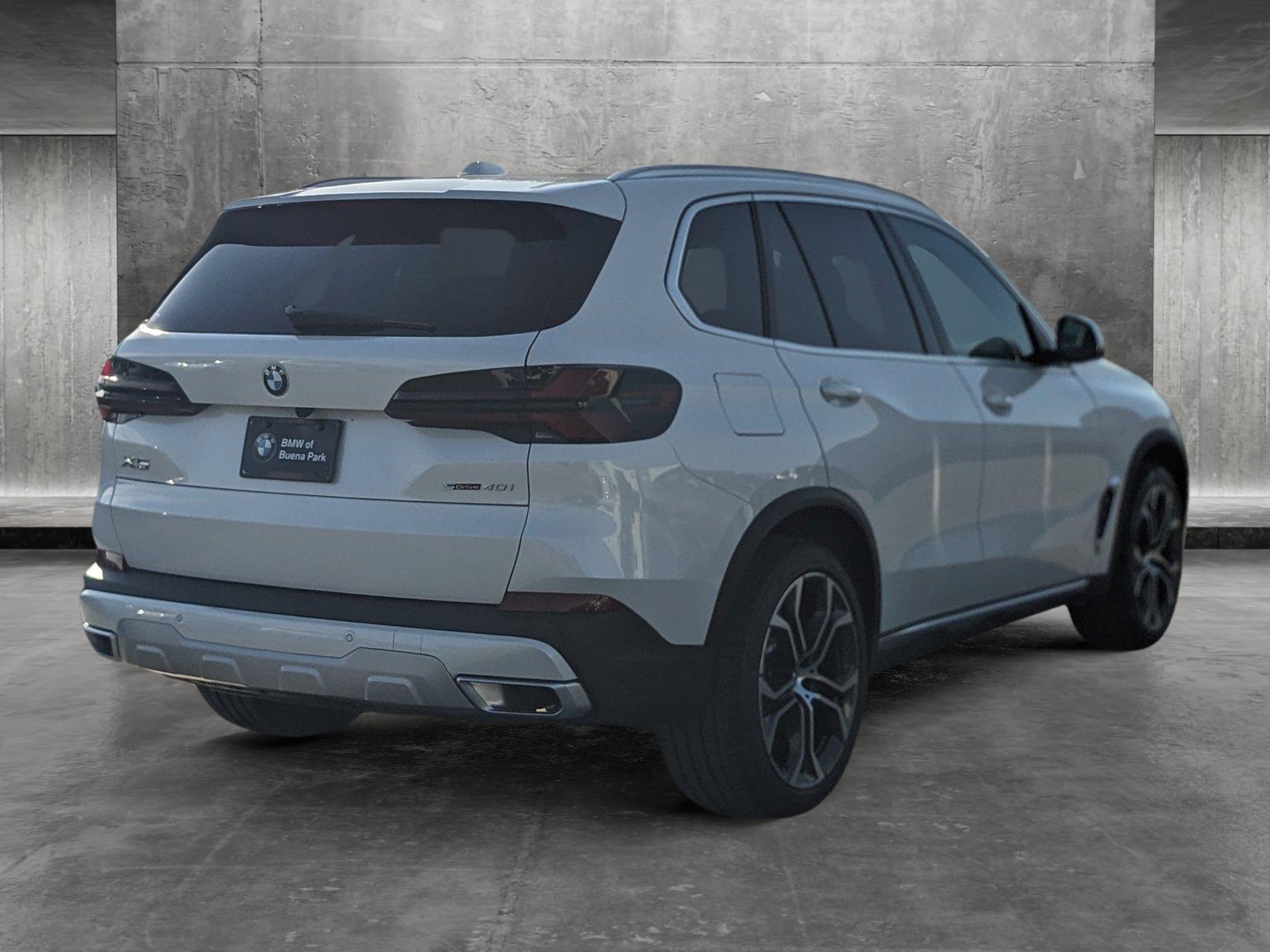 2025 BMW X5 sDrive40i -
                Buena Park, CA