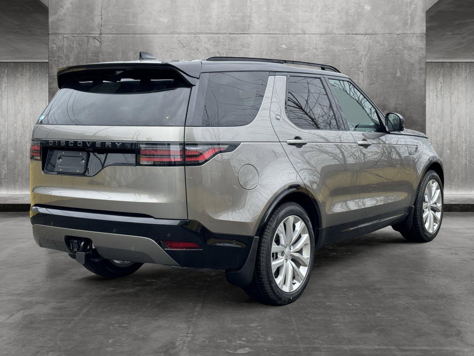 2024 Land Rover Discovery Dynamic SE -
                New Rochelle, NY