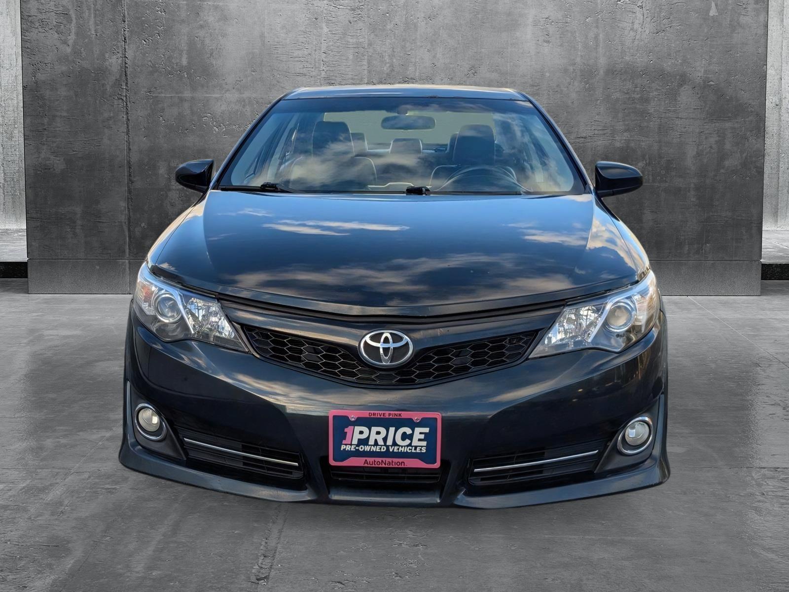 2012 Toyota Camry SE -
                Libertyville, IL