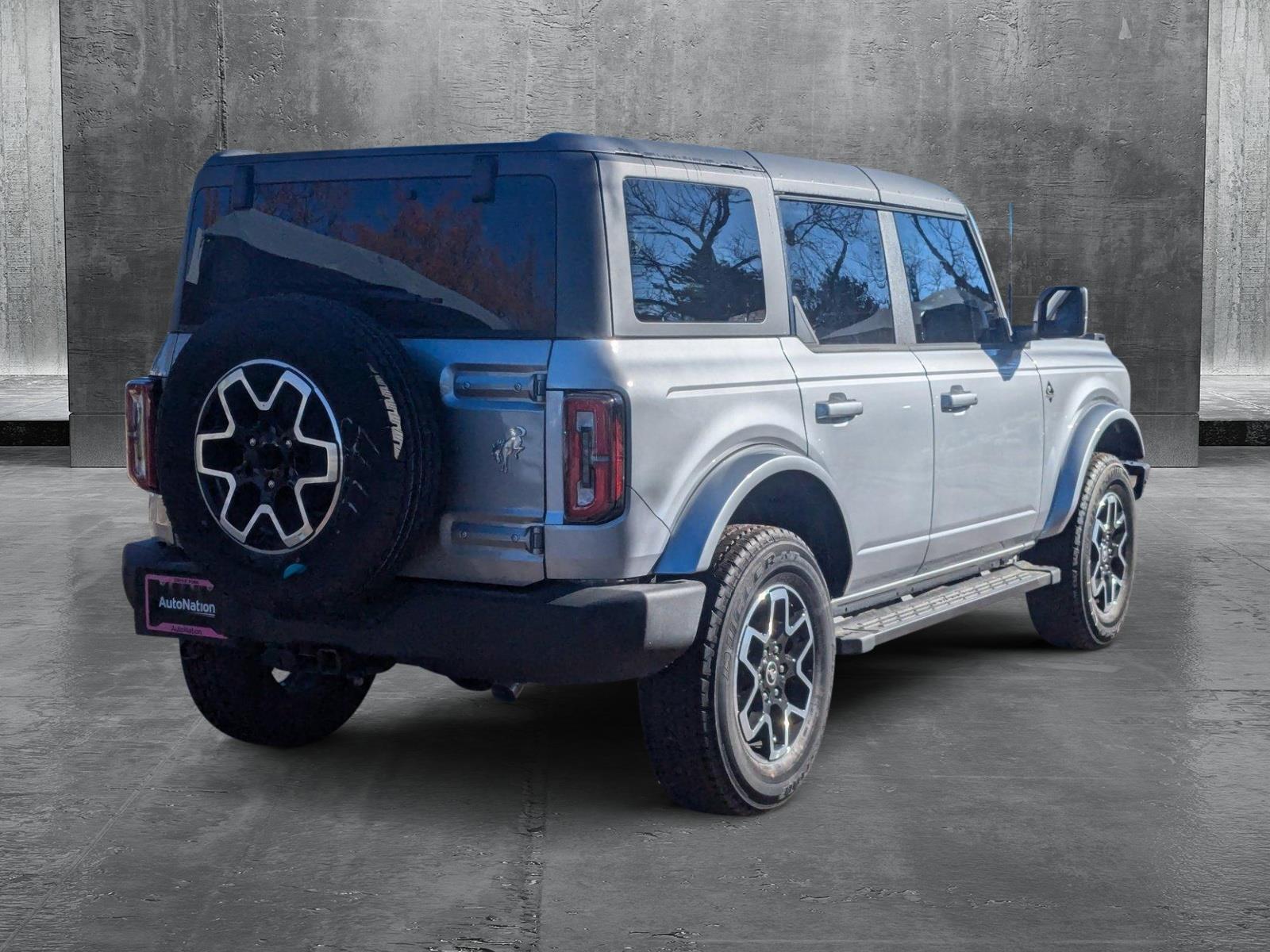 2024 Ford Bronco Outer Banks Hero Image