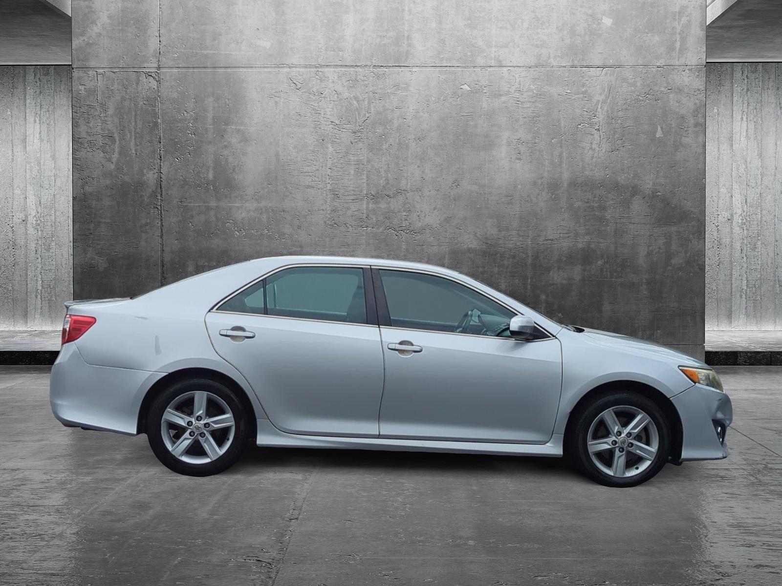 2014 Toyota Camry SE -
                Lithia Springs, GA