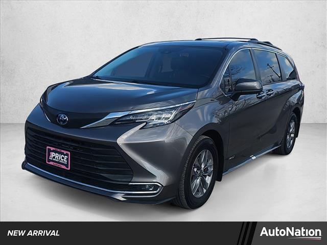 Toyota Sienna XLE 7-Passenger FWD